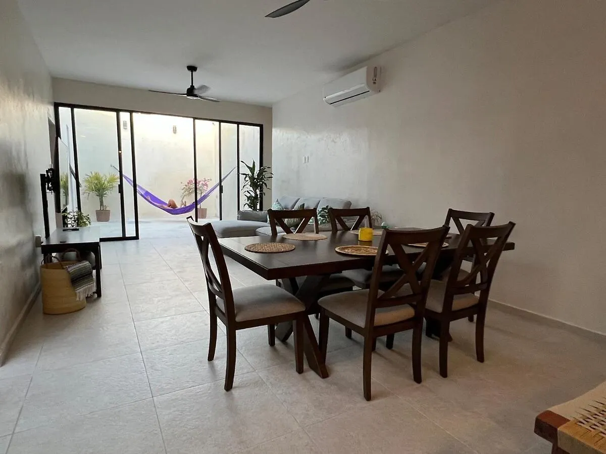 La Casa De La Celosia Cozumel Holiday home