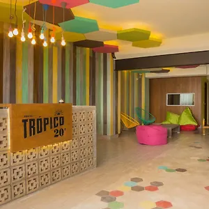 Frente Al Mar Tropico 20º Hostel